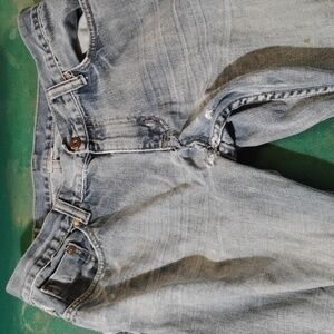 Distressed blue jeans 34x32